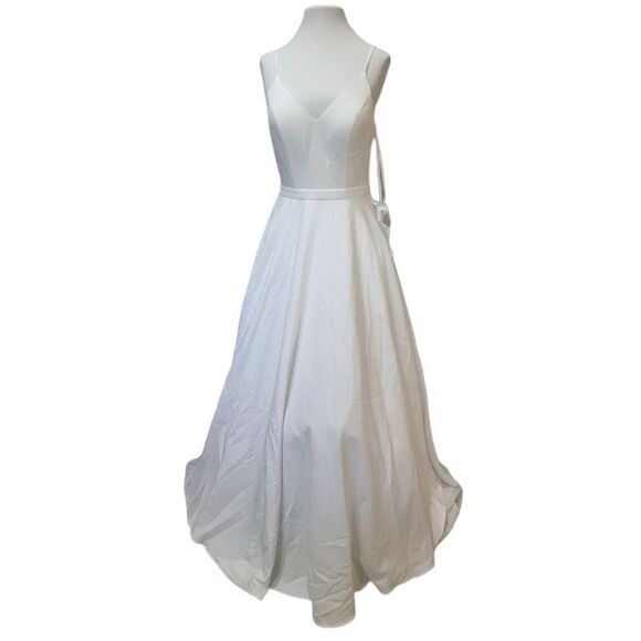 Mac Duggal NWT 48855 CLASSIC A-LINE V-NECK BALLGOWN in White Size 12 - Picture 7 of 10